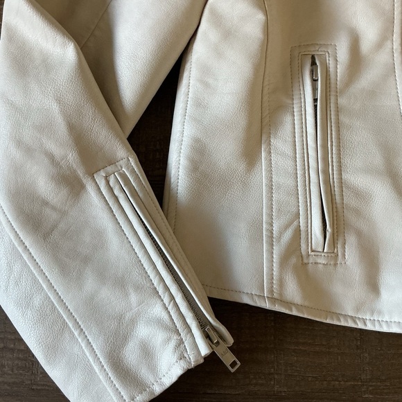 Abercrombie & Fitch Women's Vegan Leather Biker Jacket Size Large - Picture 3 of 11